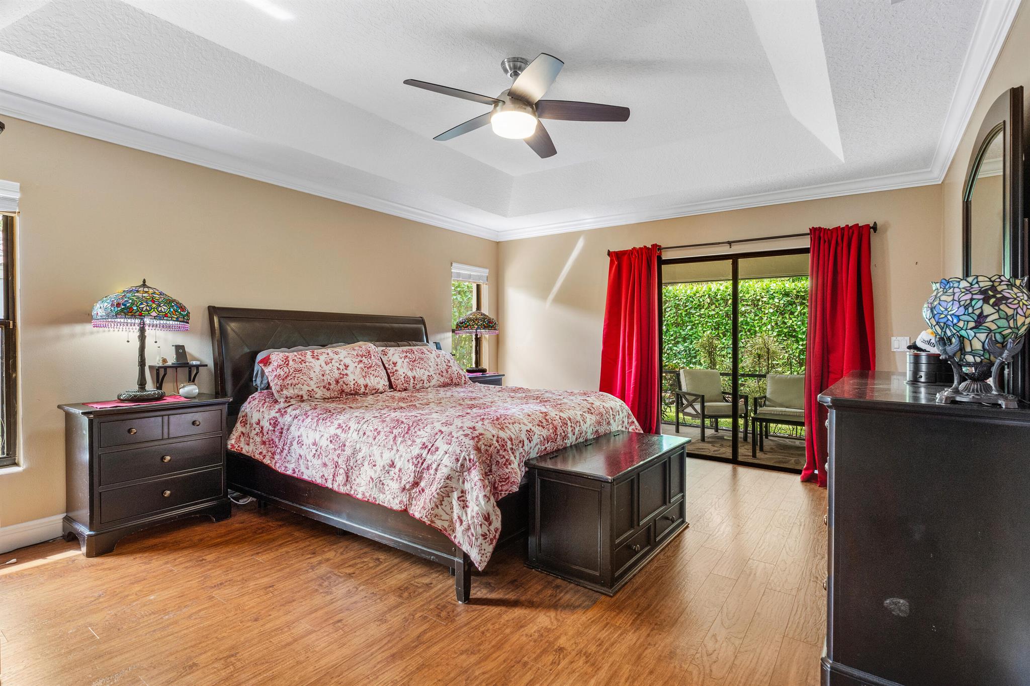 1607 Farmington Avenue