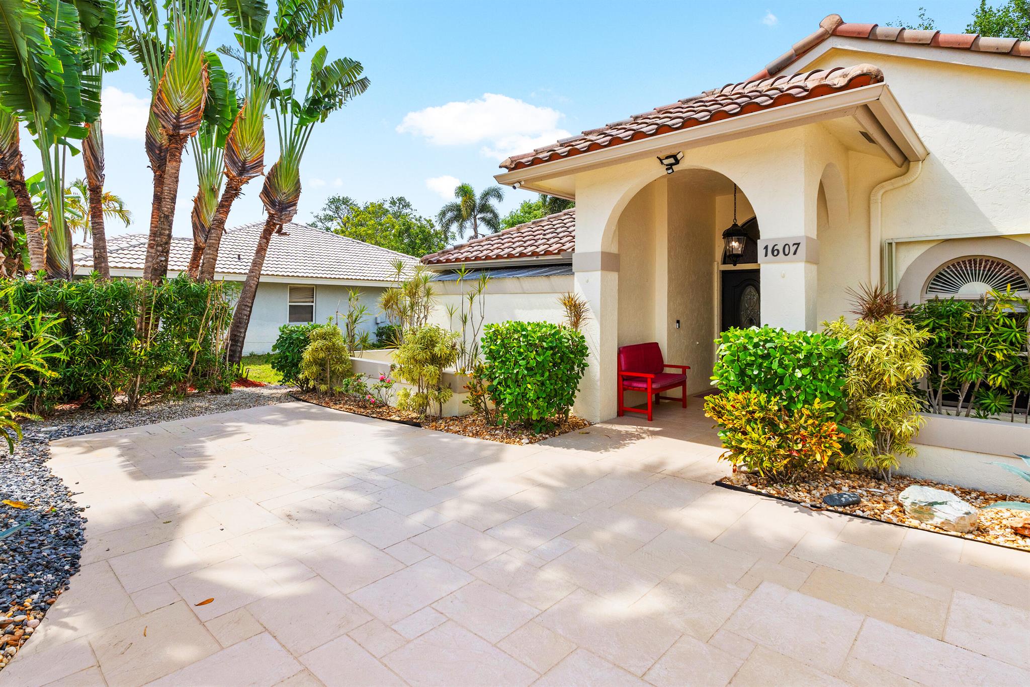 1607 Farmington Avenue