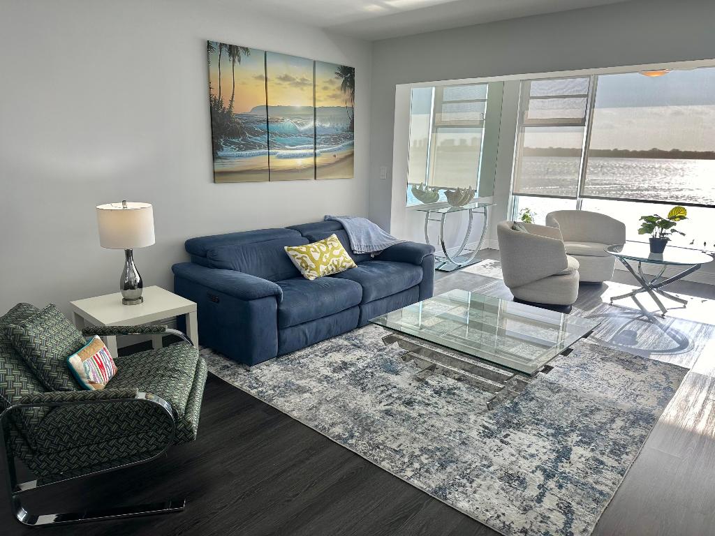 52 Yacht Club Drive 402