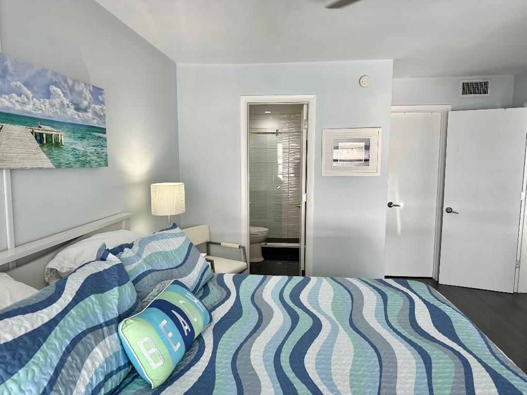 52 Yacht Club Drive 402