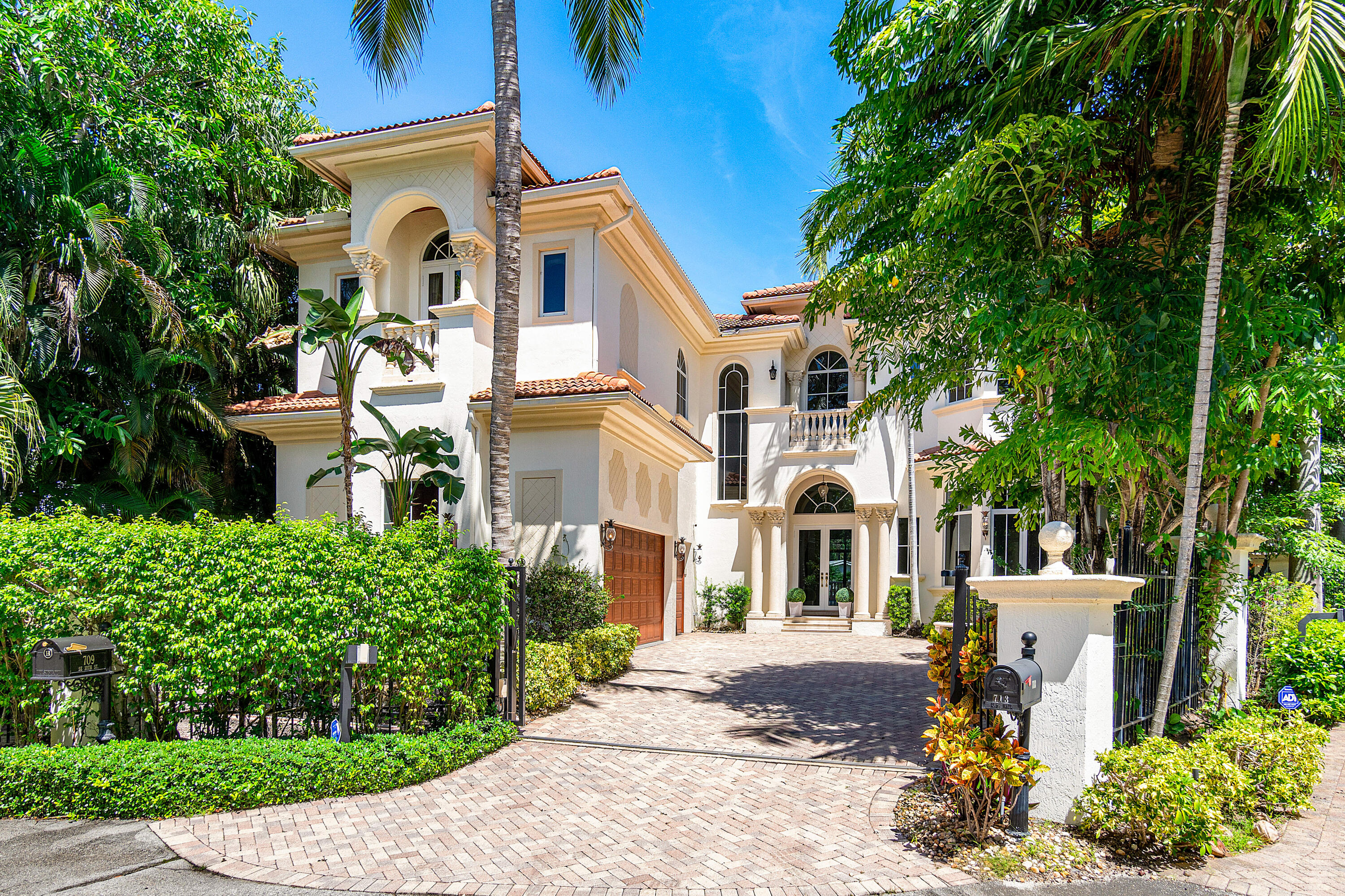 709 SE 10th Street