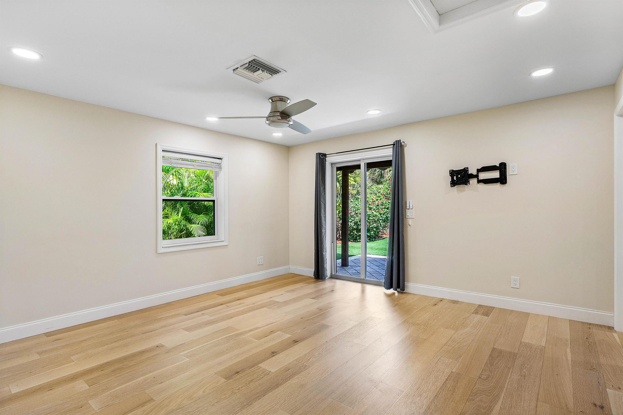 245 NE 12th Street