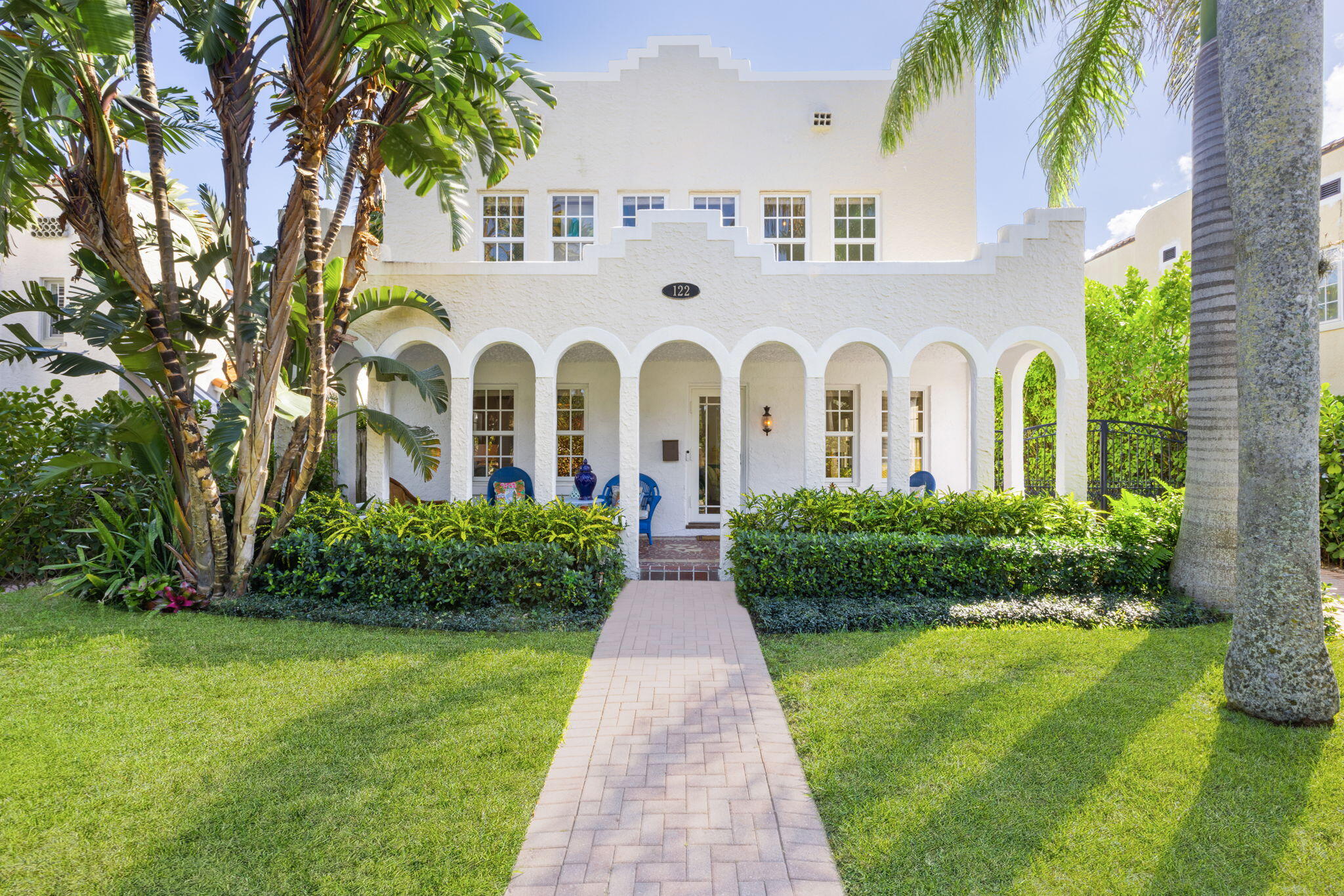 122 Roosevelt Place