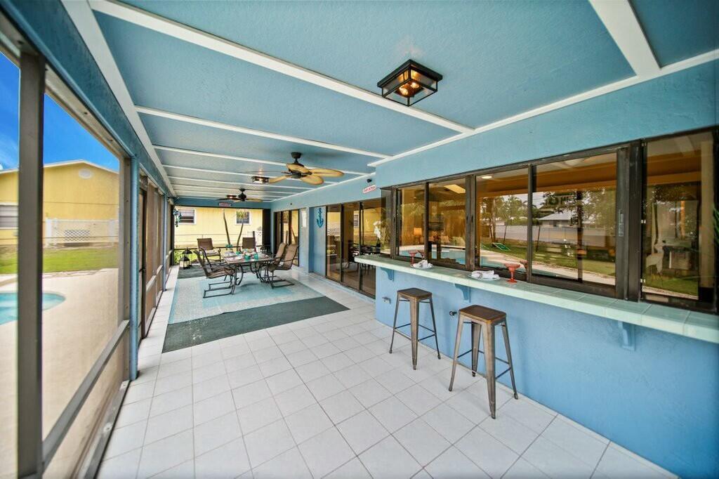 870 SW Gardens Boulevard