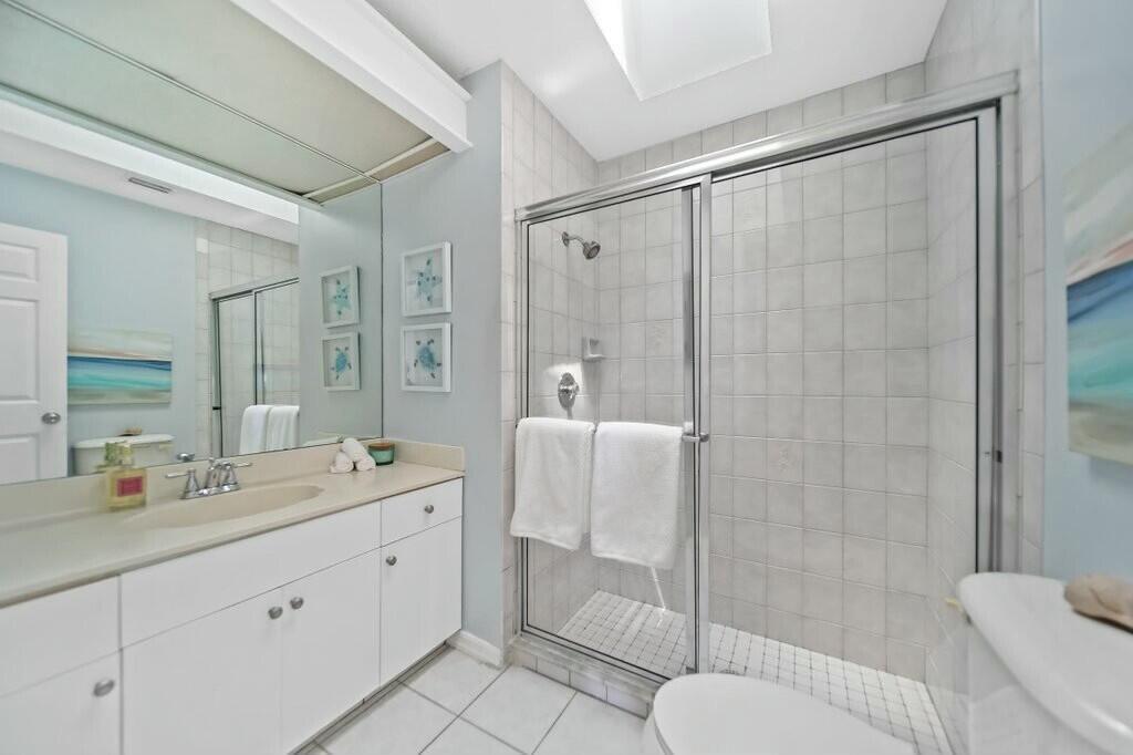 870 SW Gardens Boulevard