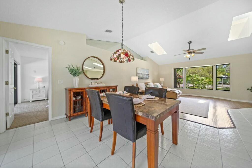 870 SW Gardens Boulevard