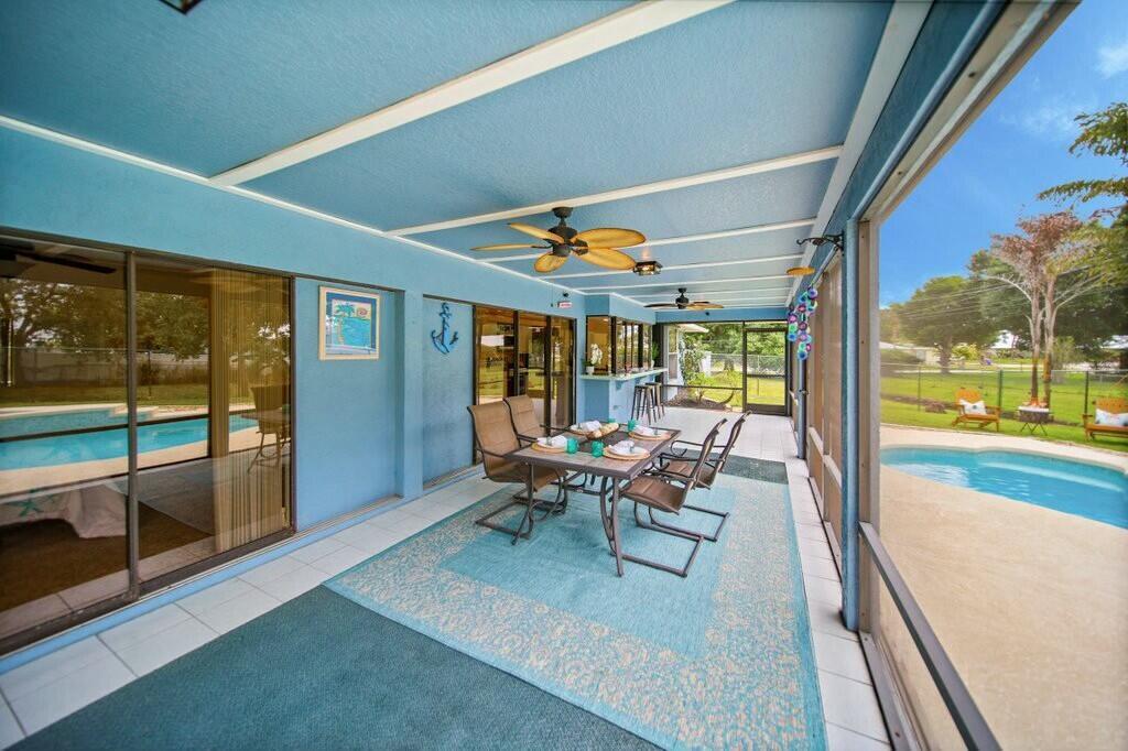 870 SW Gardens Boulevard