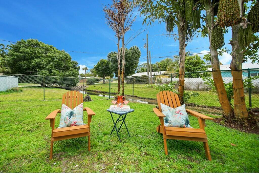 870 SW Gardens Boulevard