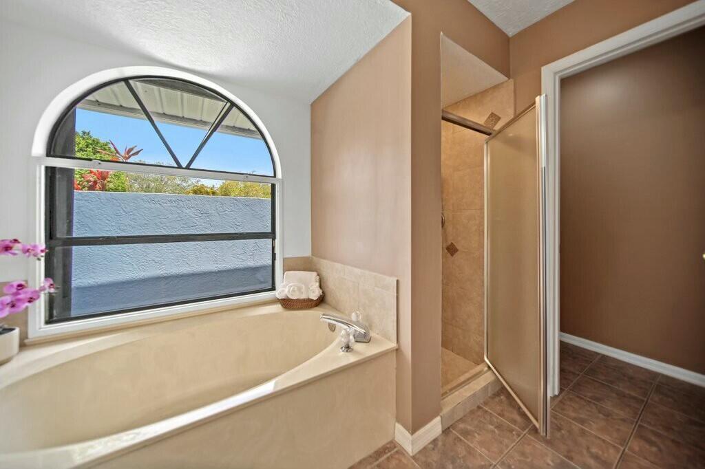 870 SW Gardens Boulevard