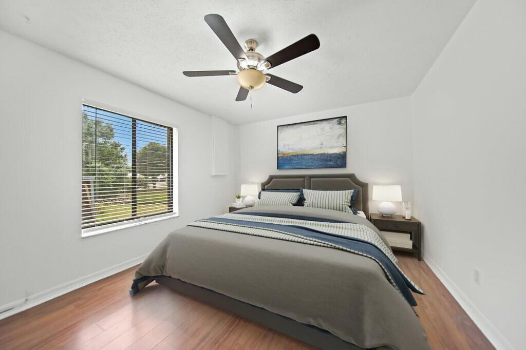 870 SW Gardens Boulevard