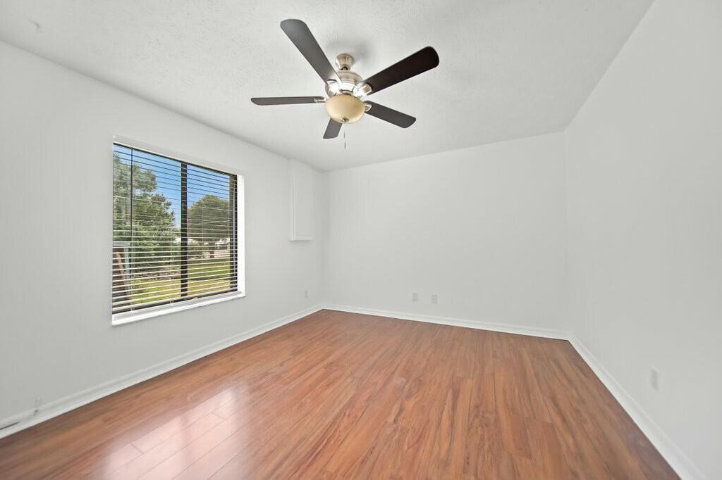 870 SW Gardens Boulevard