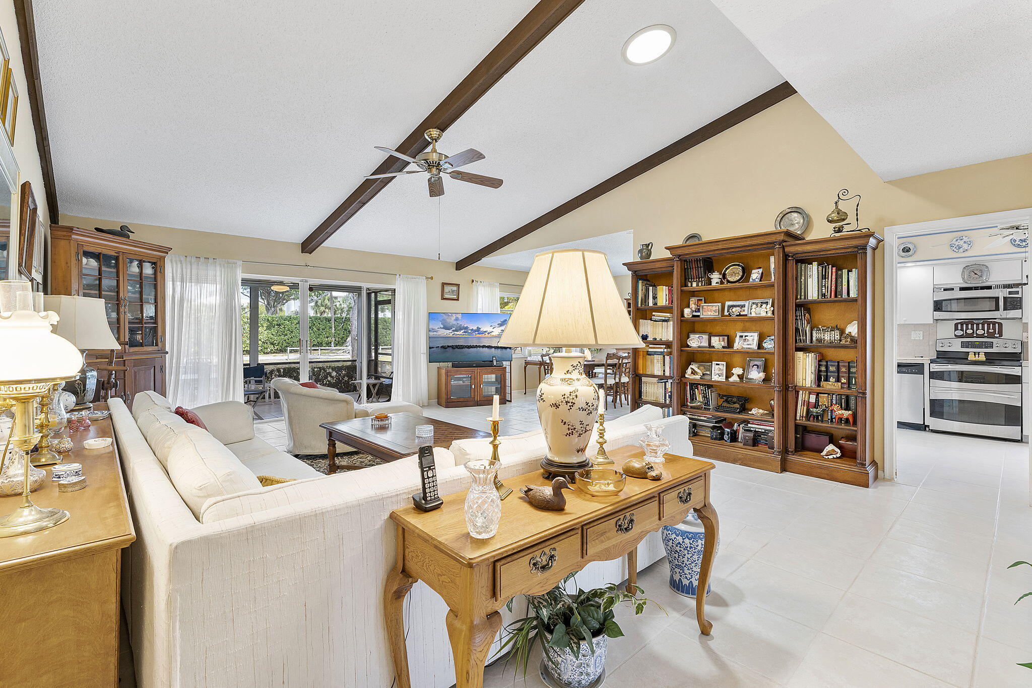 6365 Casabella Lane