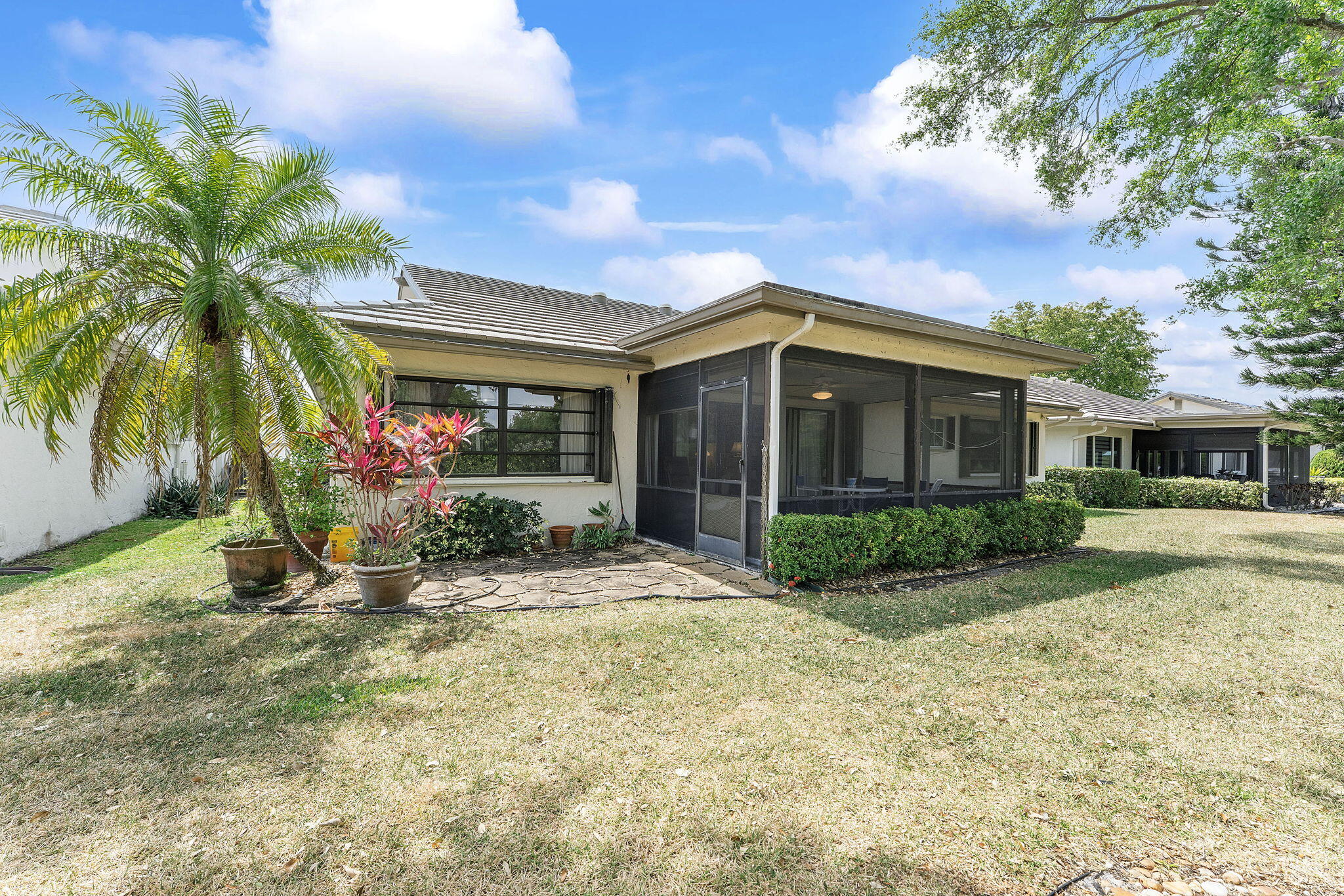6365 Casabella Lane