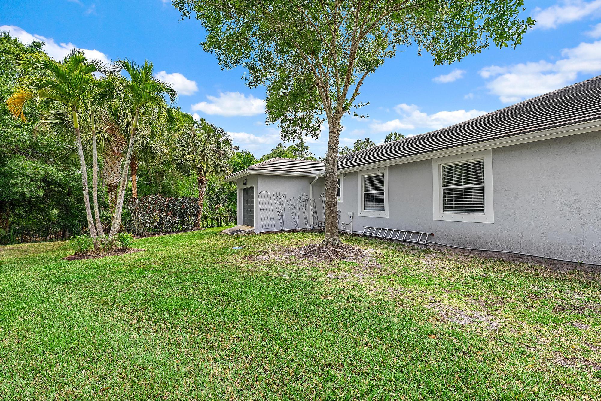 5053 SW Saint Creek Drive