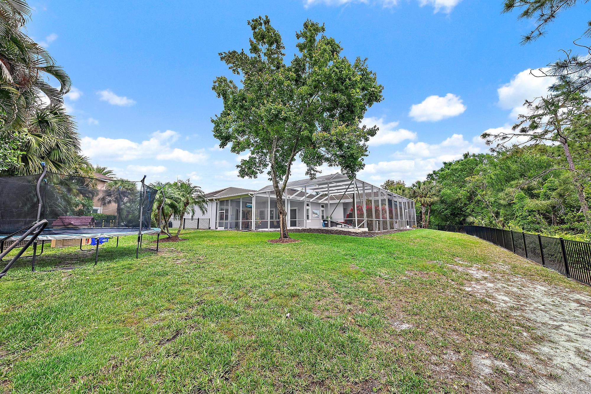 5053 SW Saint Creek Drive