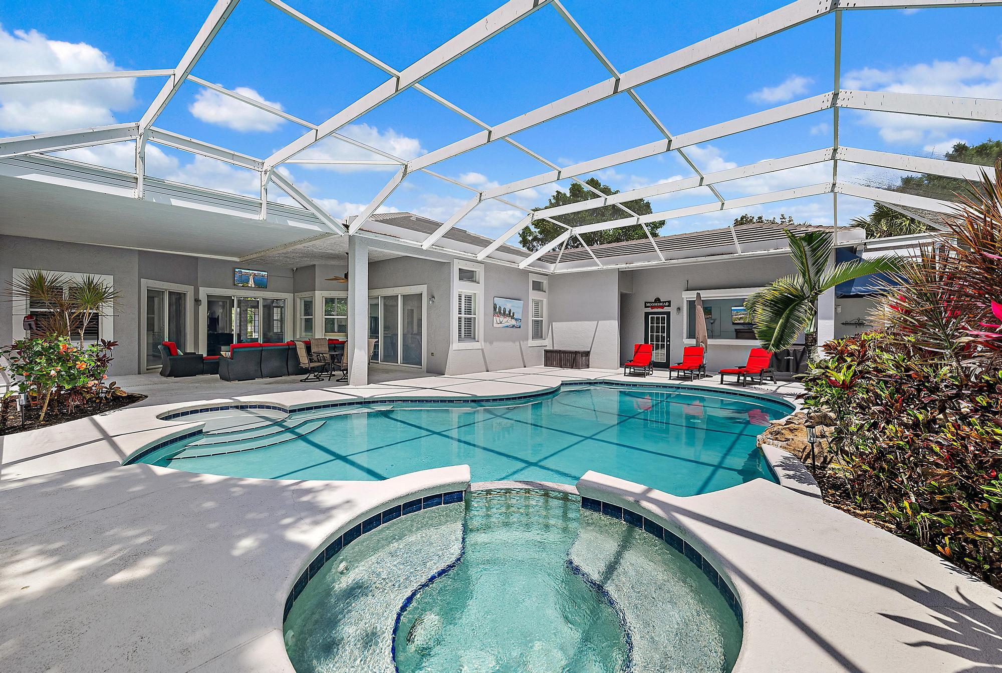 5053 SW Saint Creek Drive