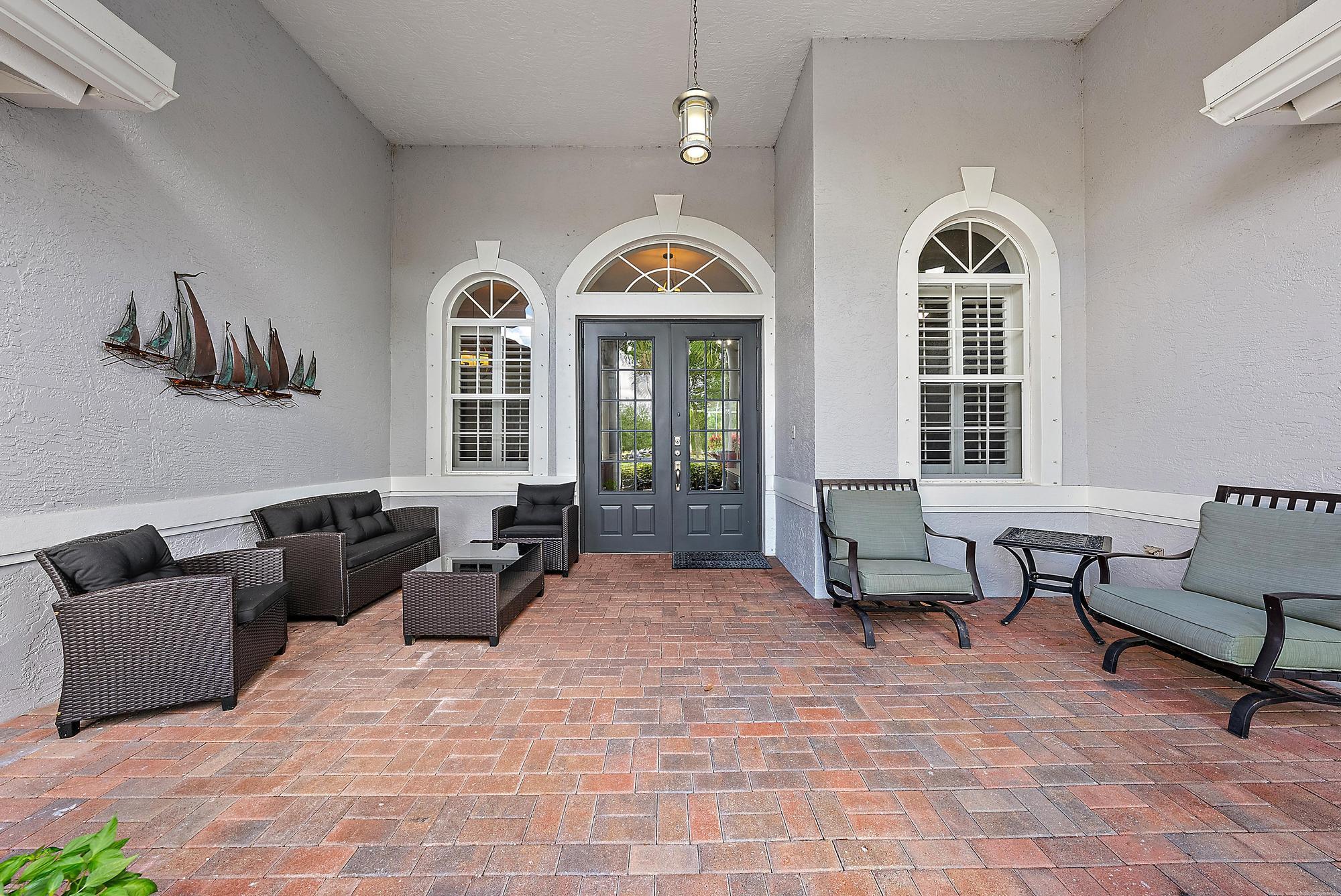 5053 SW Saint Creek Drive