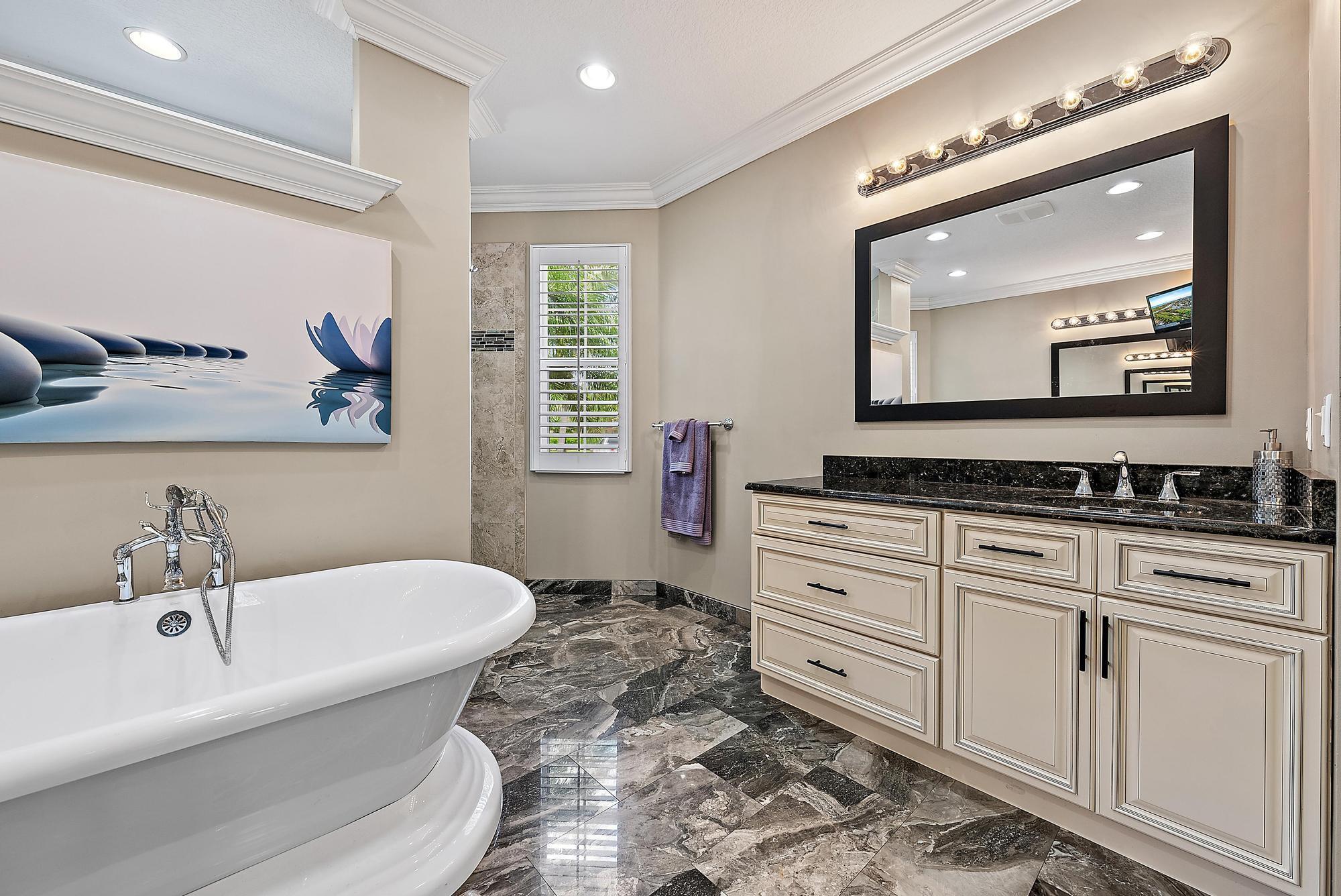 5053 SW Saint Creek Drive