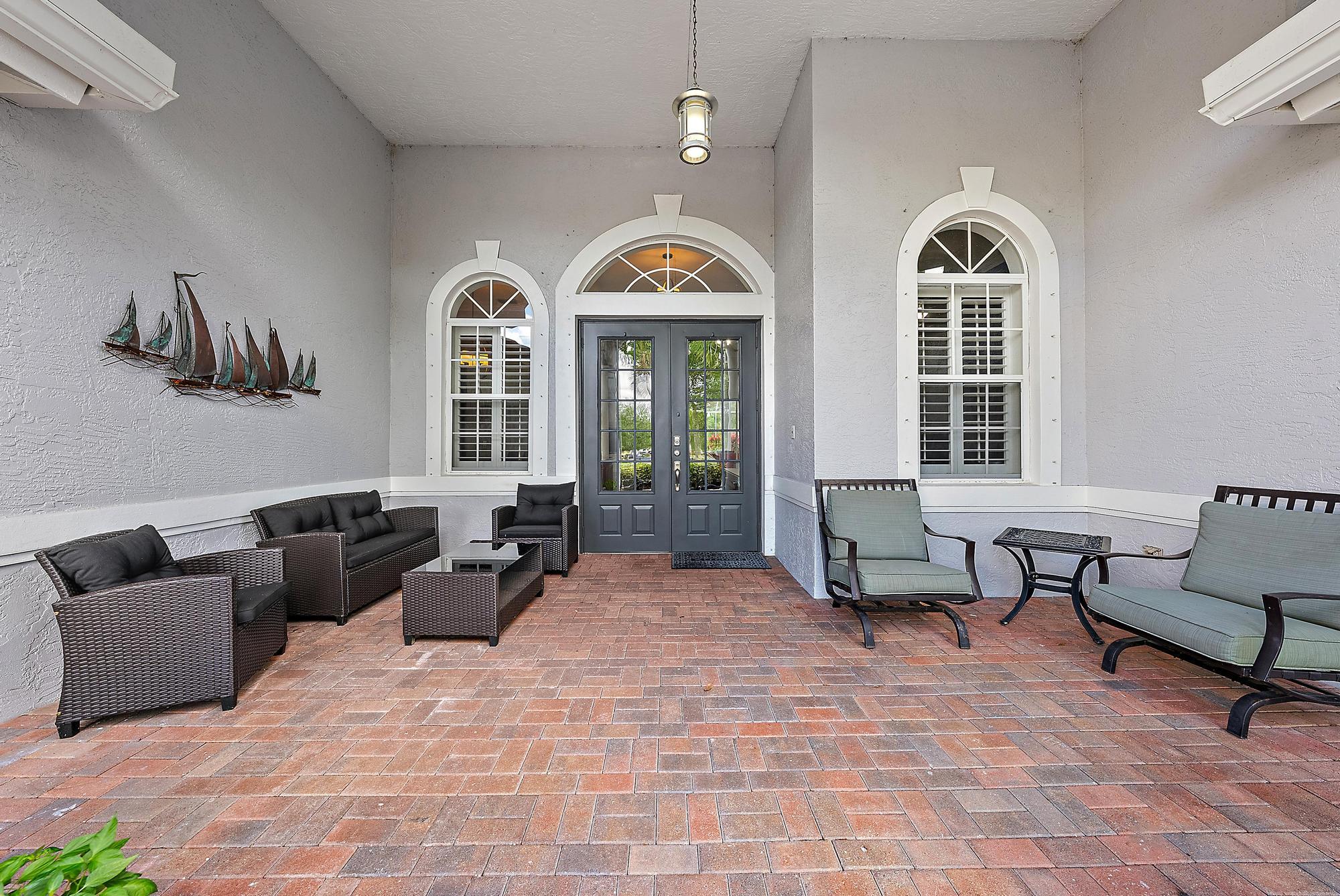 5053 SW Saint Creek Drive