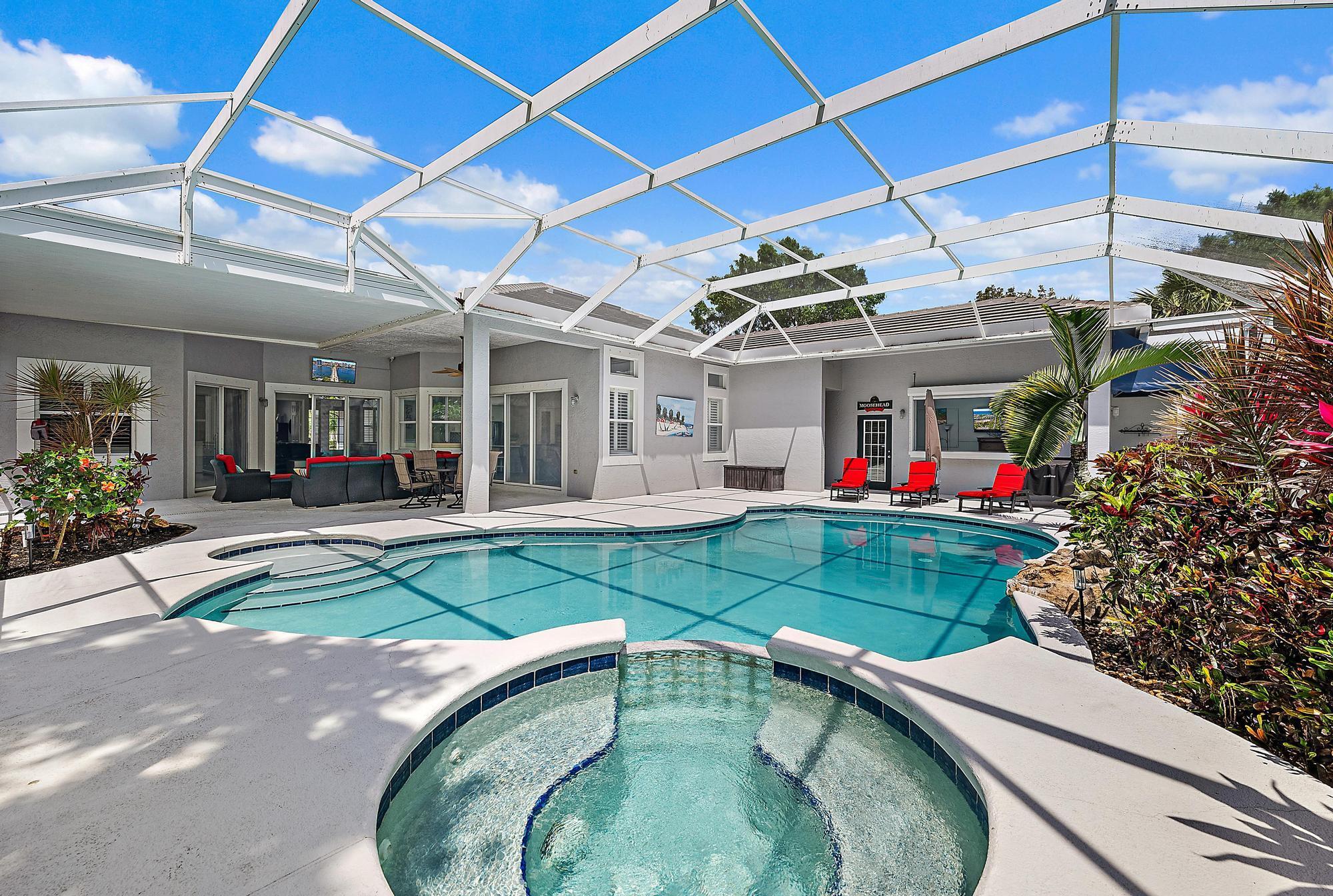 5053 SW Saint Creek Drive