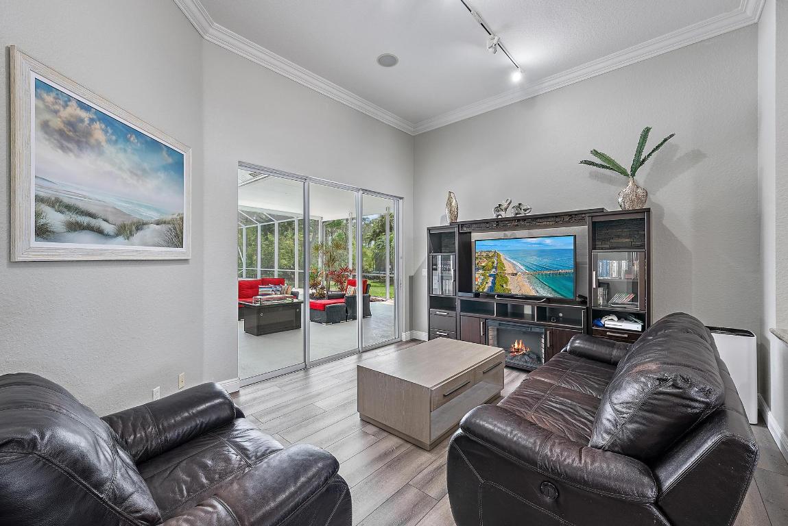 5053 SW Saint Creek Drive