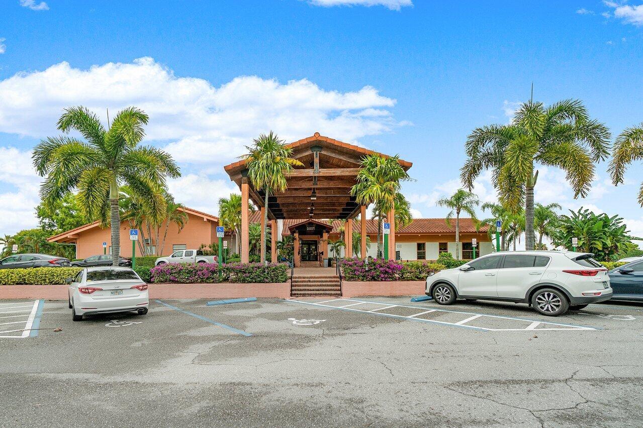 5820 Sugar Palm Court D