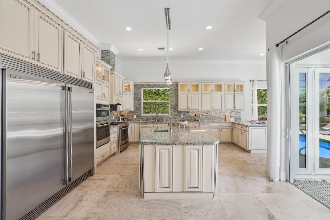 1030 Rhodes Villa Avenue