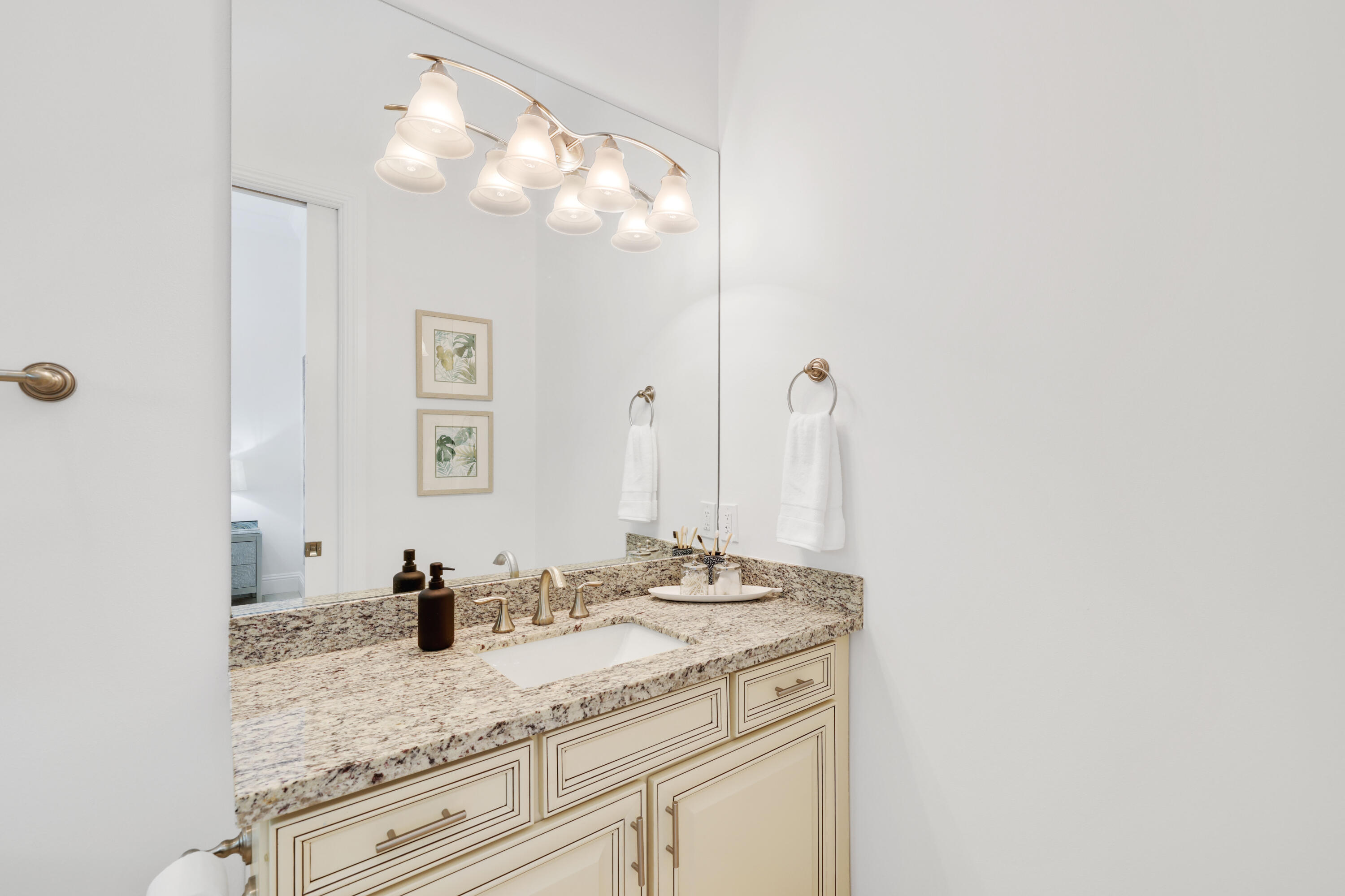 1030 Rhodes Villa Avenue