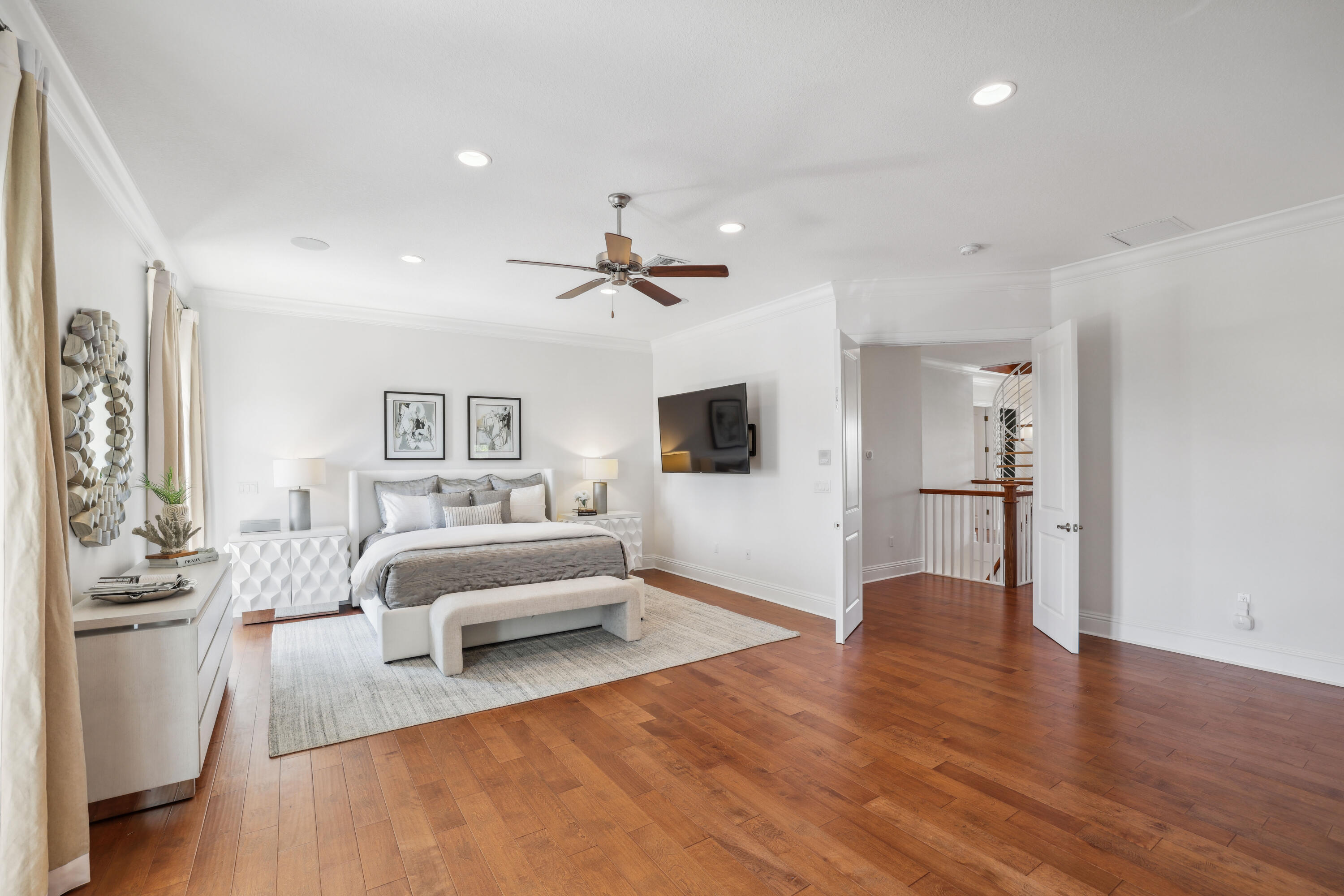 1030 Rhodes Villa Avenue