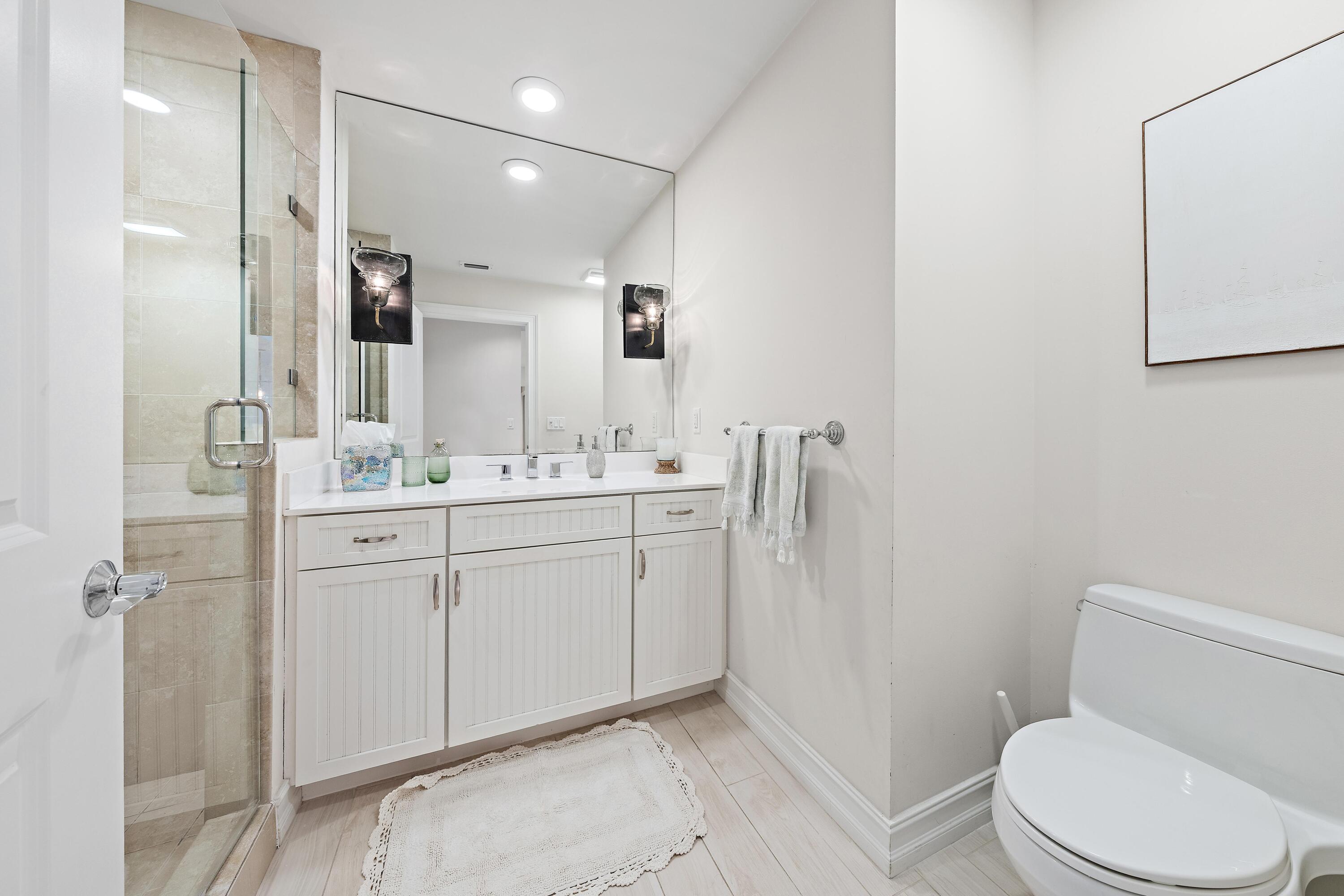 432 Bay Colony Drive N