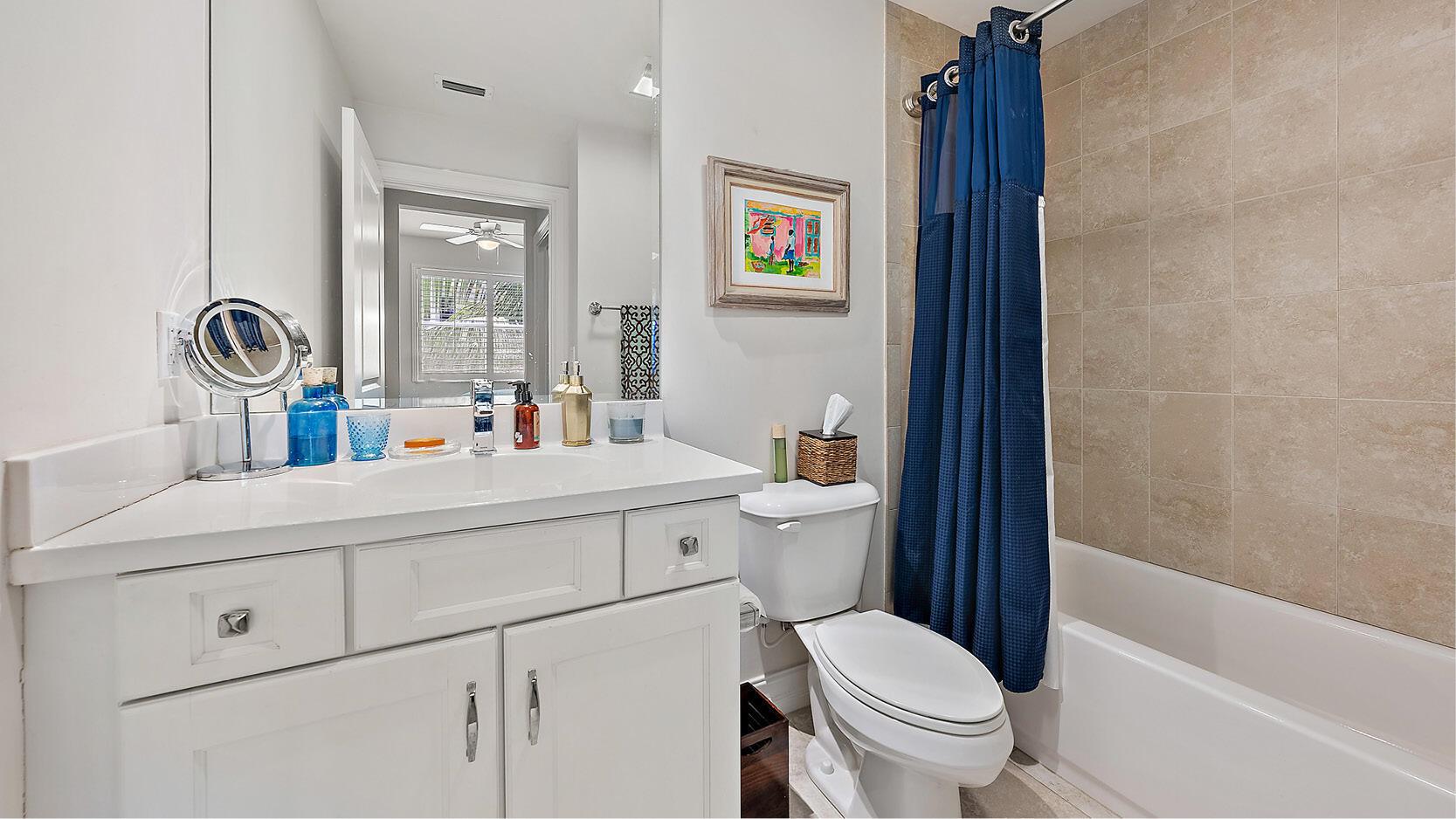 432 Bay Colony Drive N