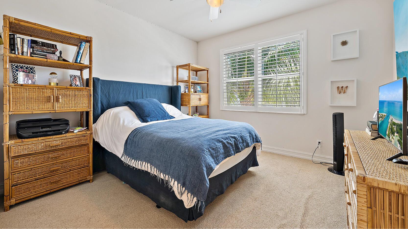 432 Bay Colony Drive N