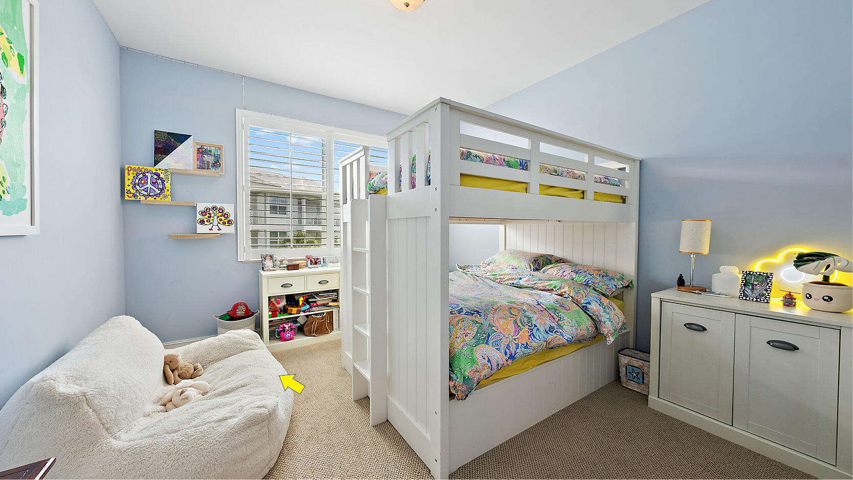 432 Bay Colony Drive N