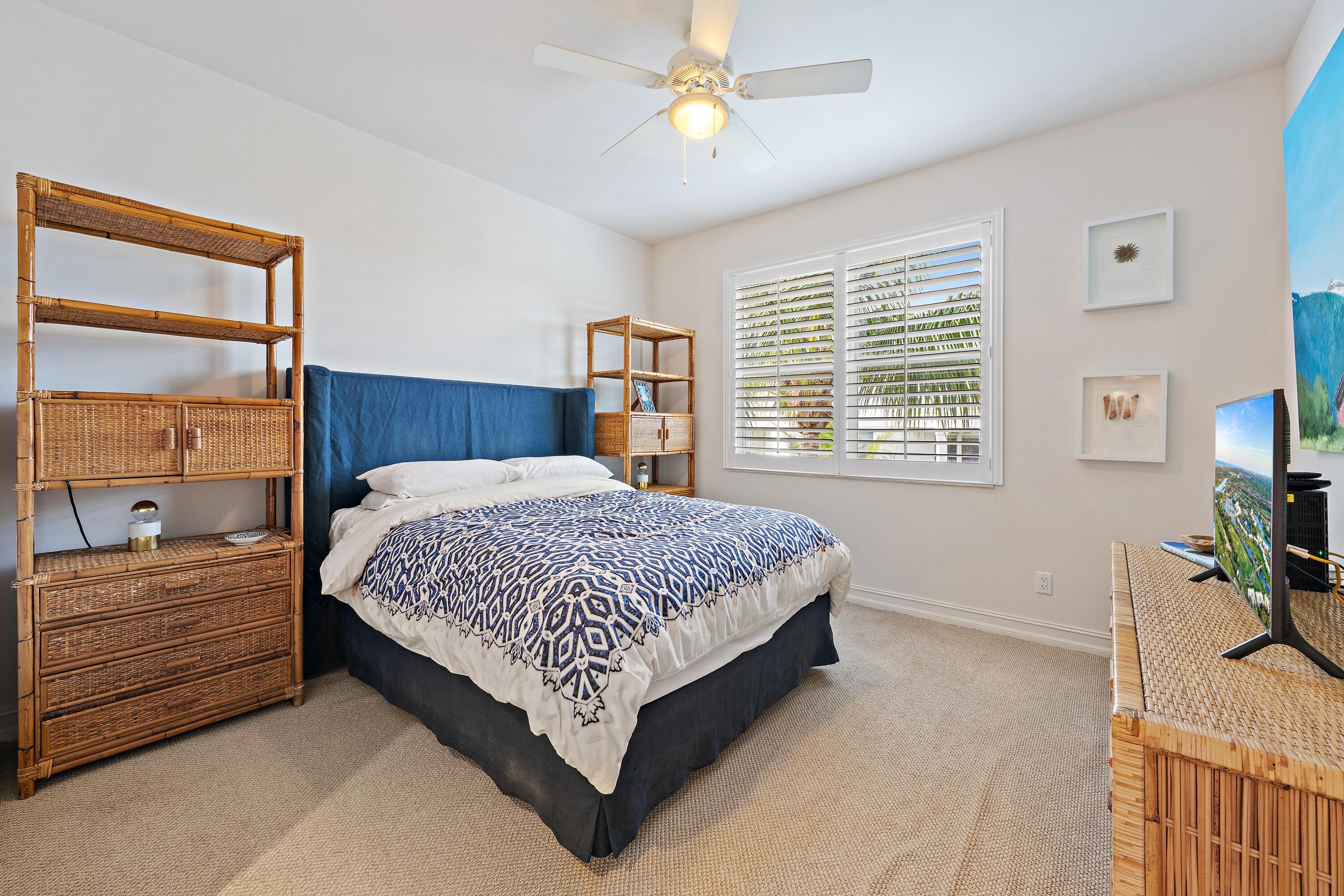 432 Bay Colony Drive N