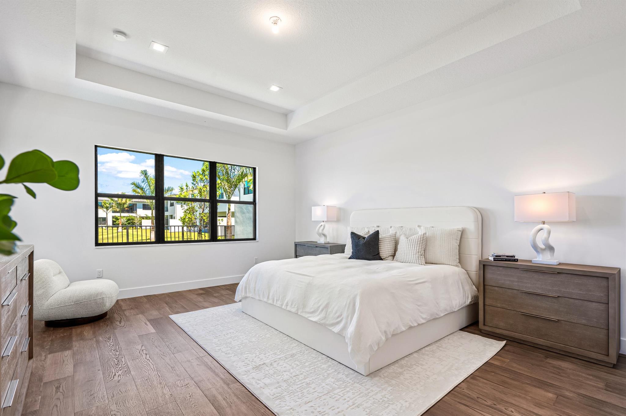 9435 Royal Woods Manor