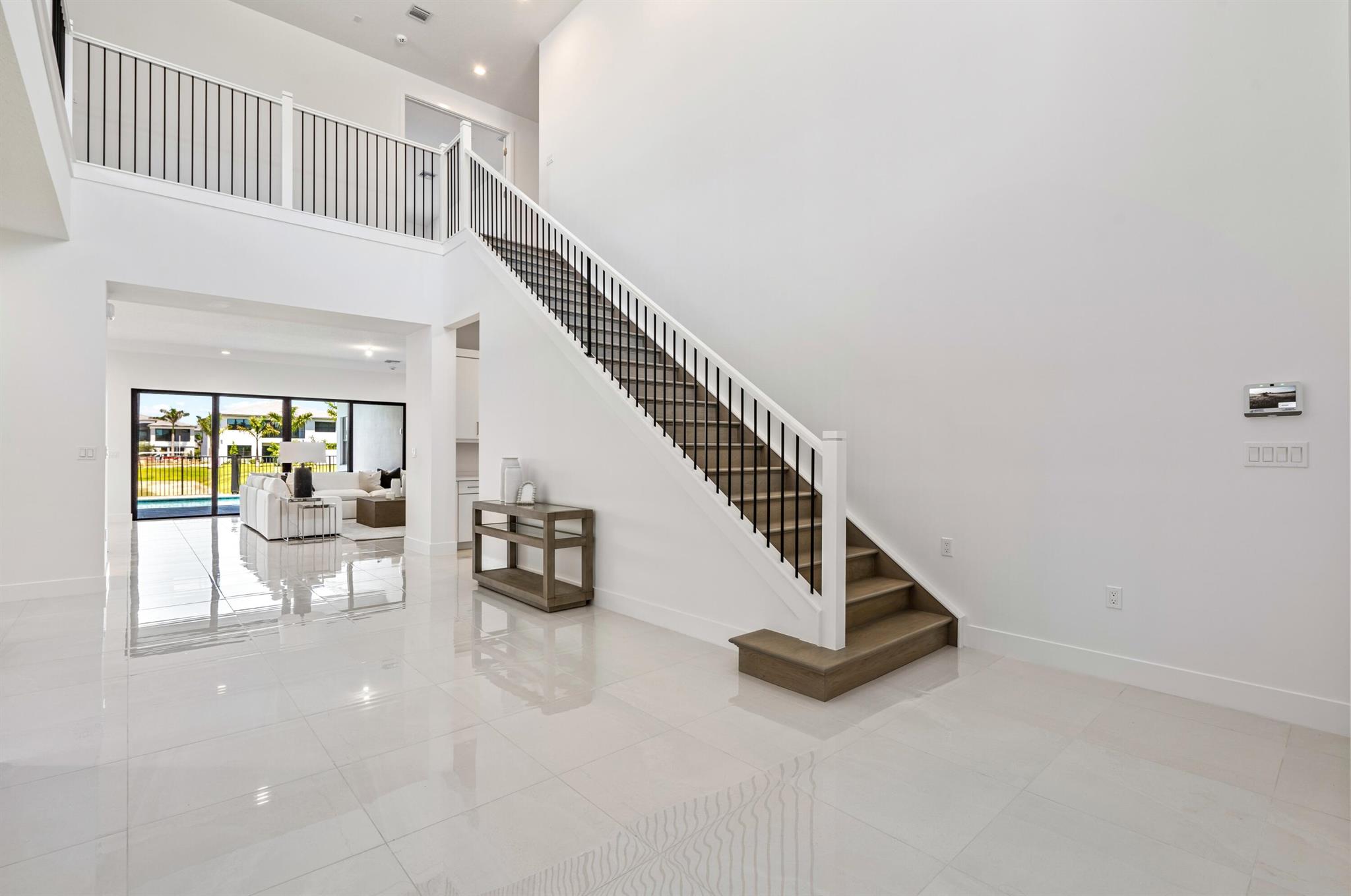 9435 Royal Woods Manor