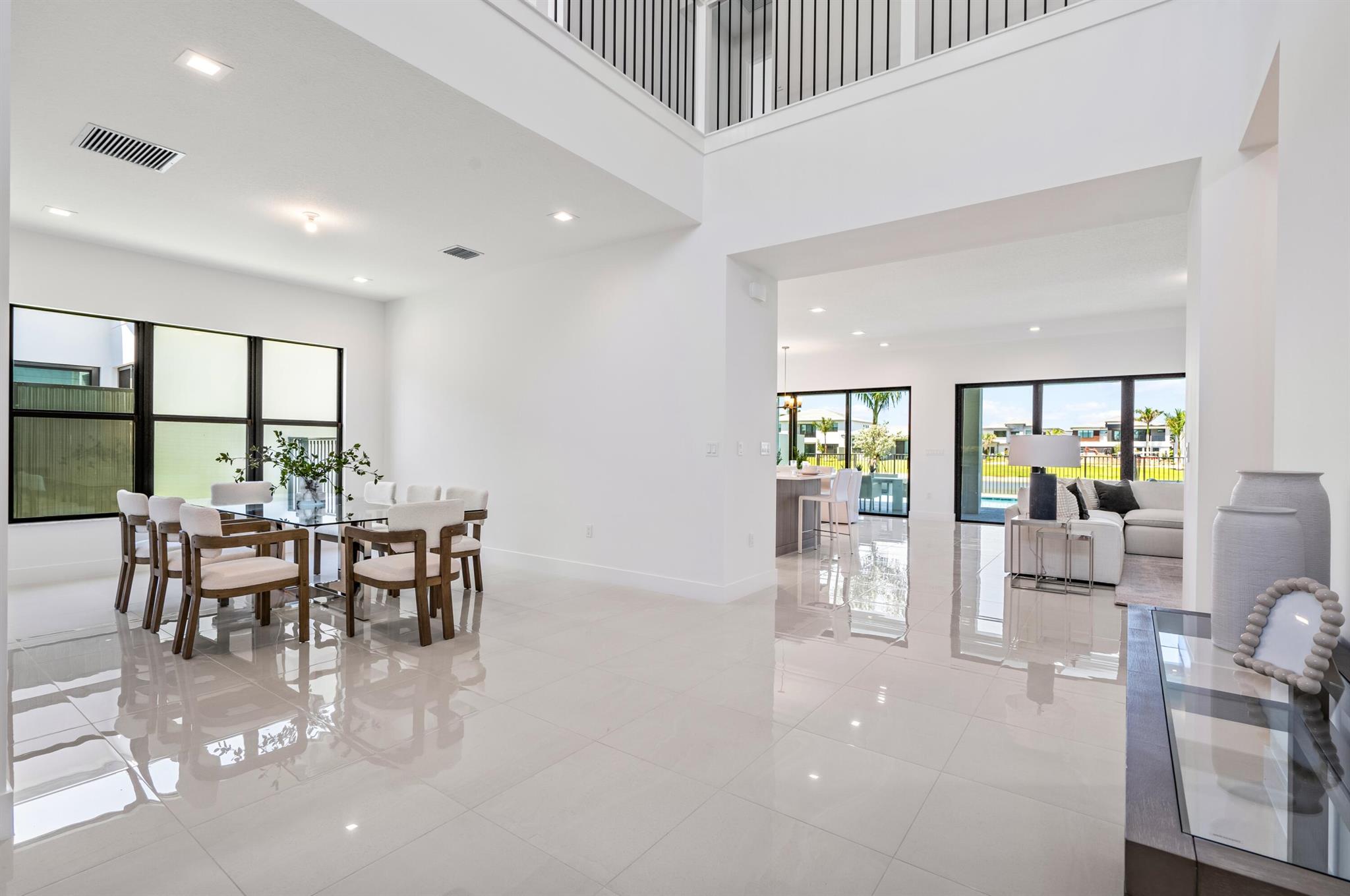 9435 Royal Woods Manor