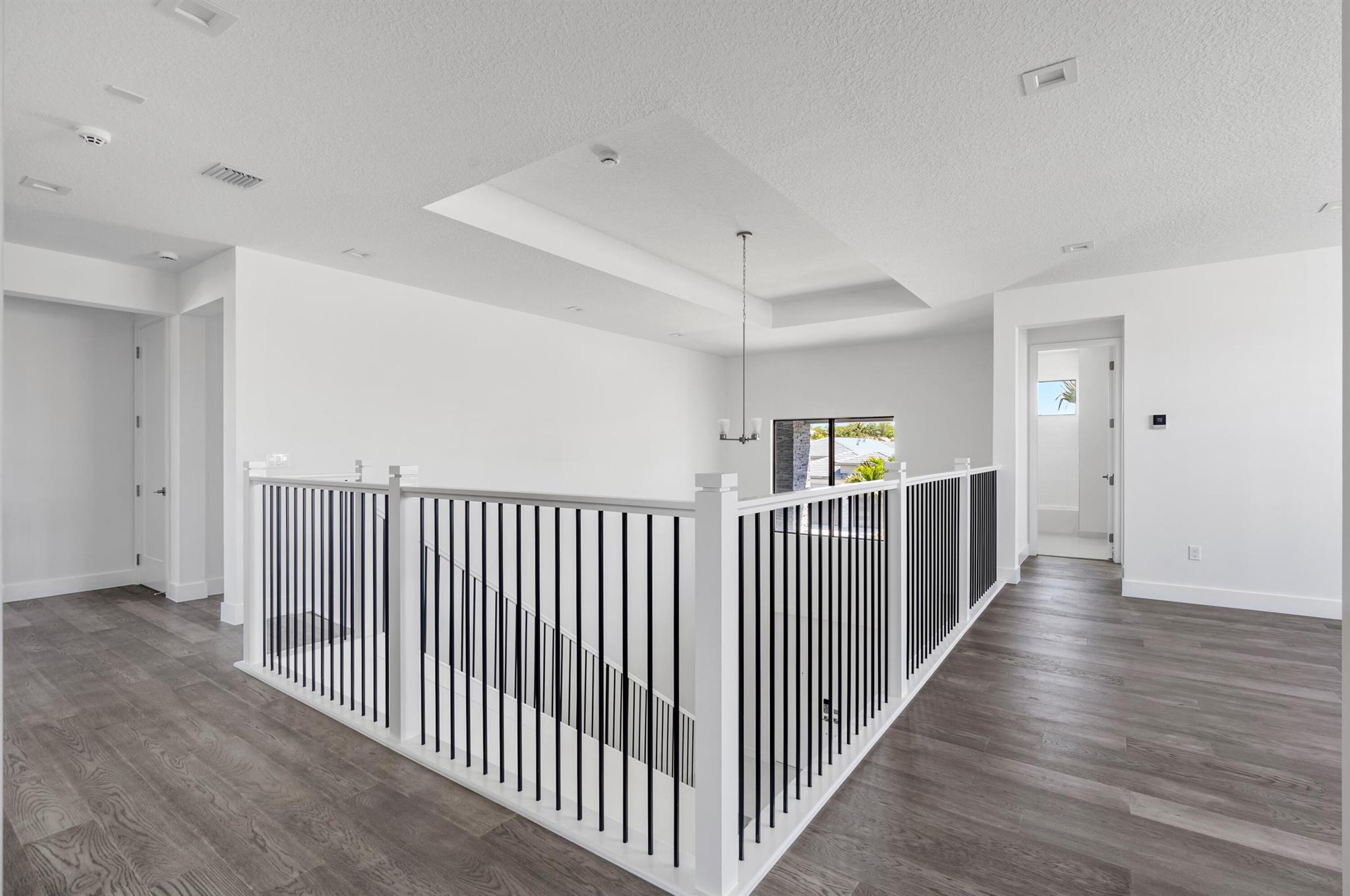 9435 Royal Woods Manor