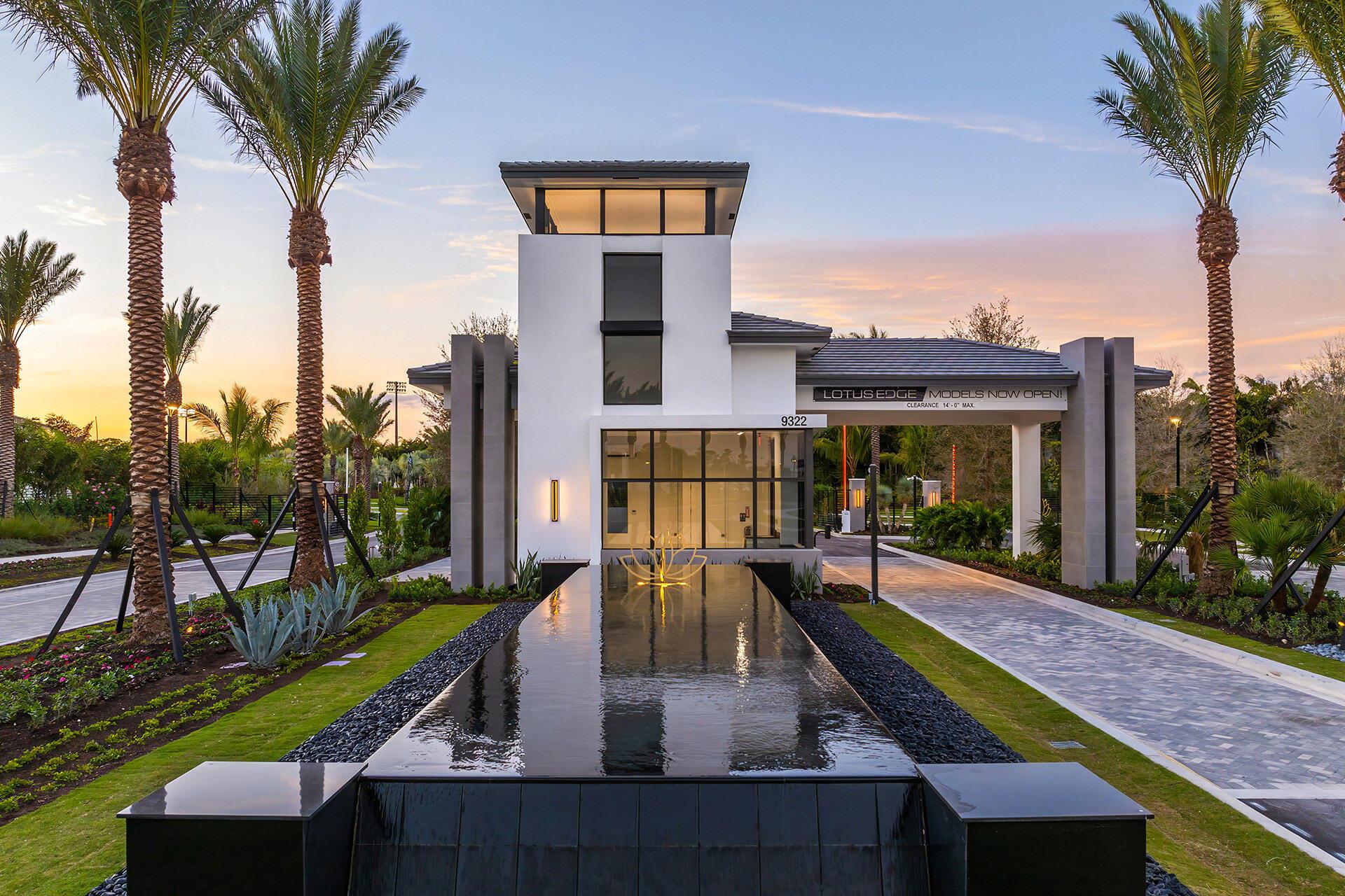 9435 Royal Woods Manor