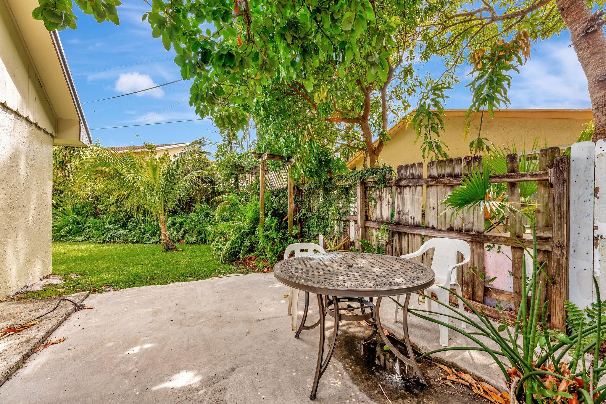 385 SW 31 Avenue