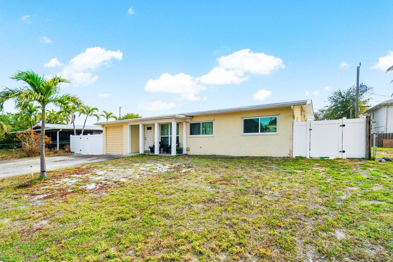 814 S 10th Street