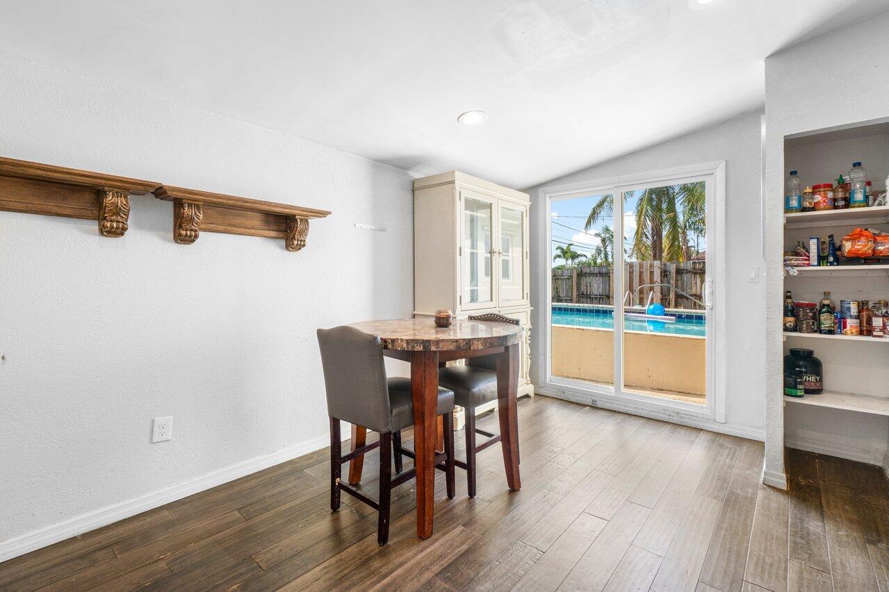 814 S 10th Street