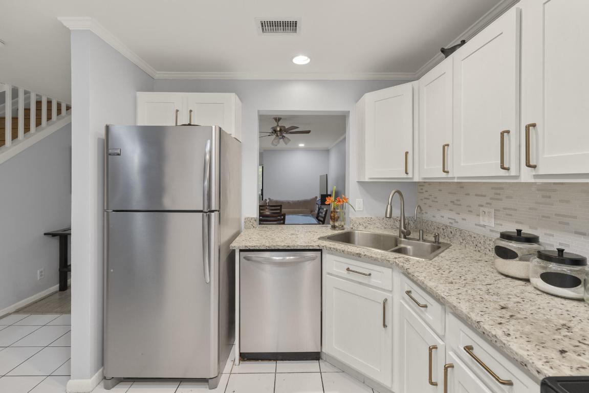 2641 Gately Drive W 2003