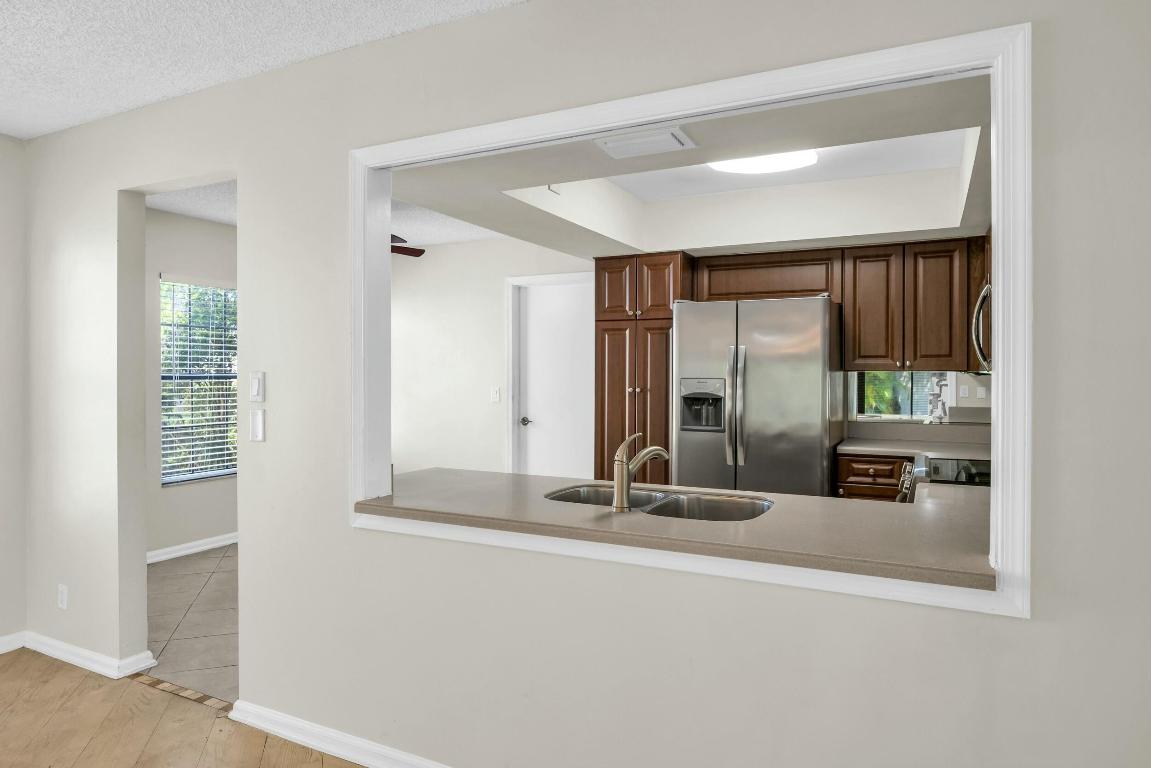 11206 Applegate Circle