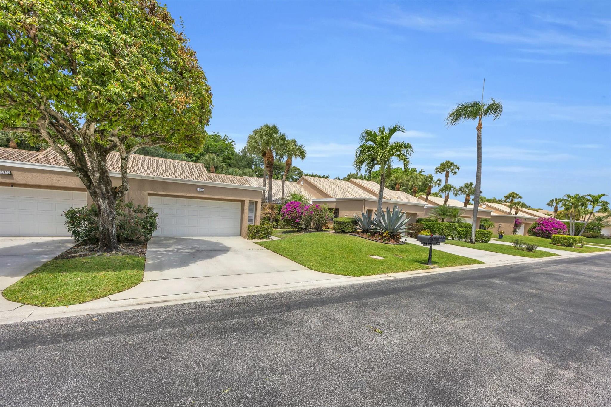 11206 Applegate Circle