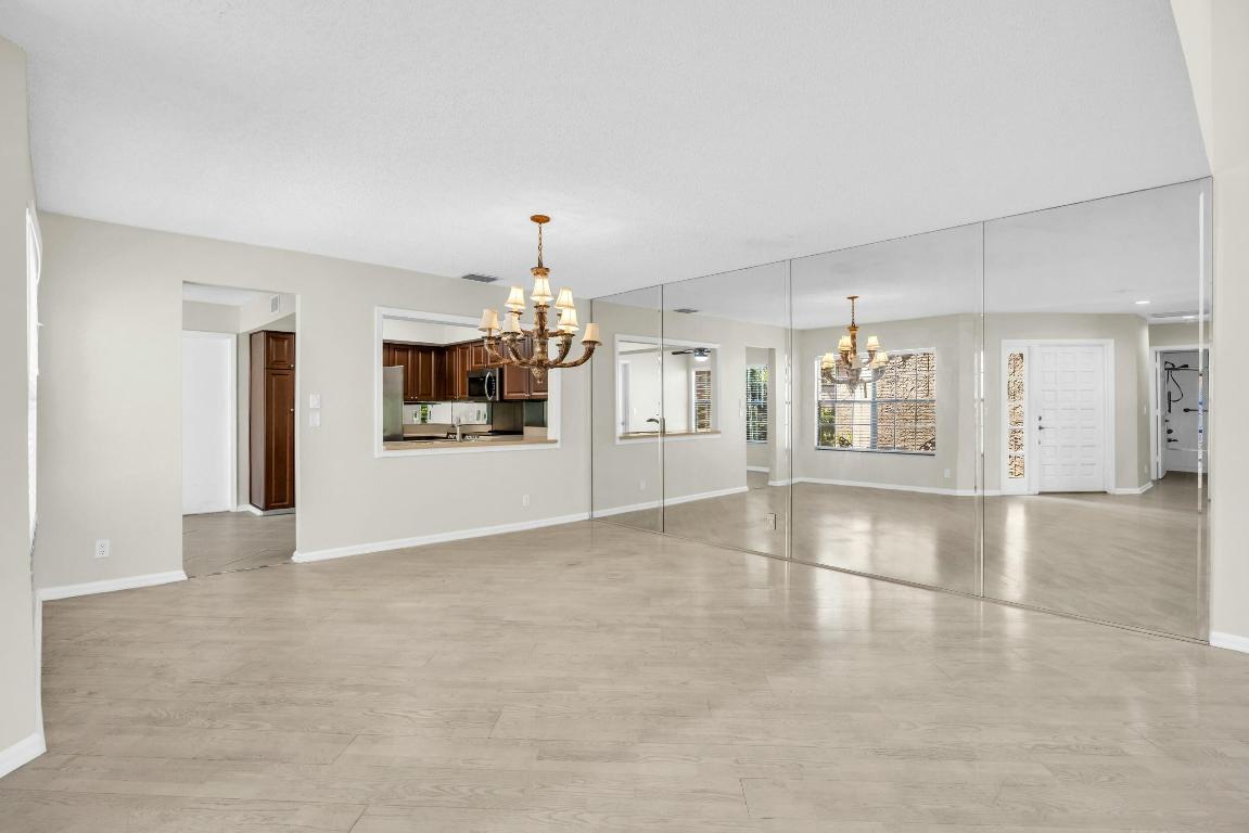 11206 Applegate Circle