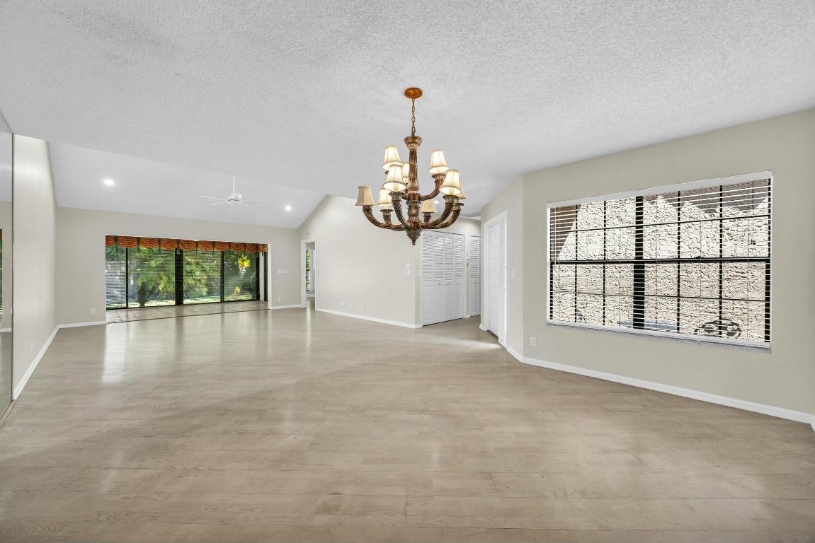 11206 Applegate Circle