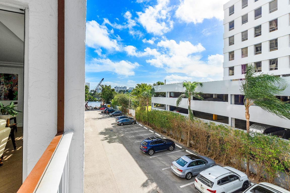 1160 N Federal Highway 320