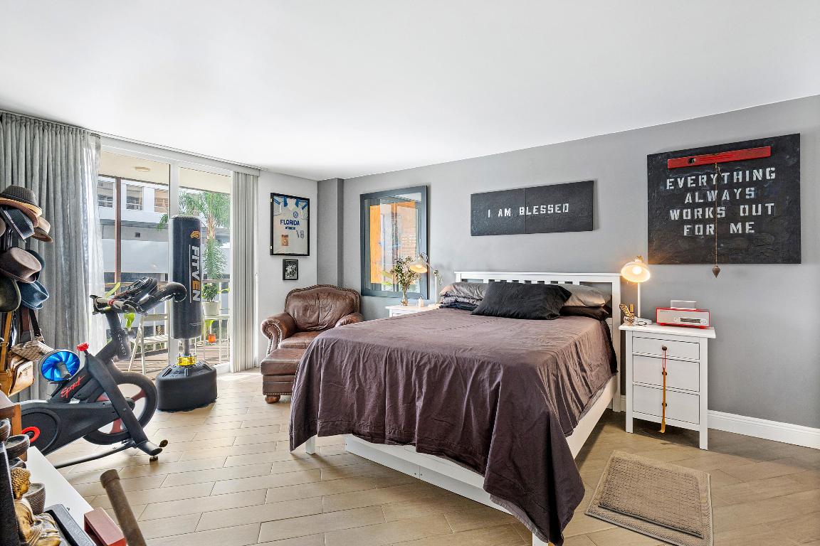 1160 N Federal Highway 320