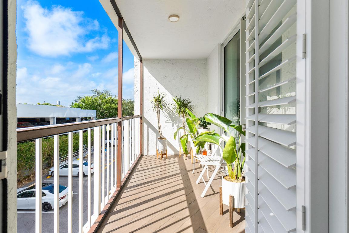 1160 N Federal Highway 320